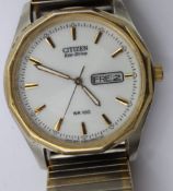 Herren-Armbanduhr, Citizen Eco-Drive WR100, Quarzwerk läuft, guter Zustand, Zugband, ca. D-3,5cm