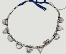 äthiopische "Telsum" Amulett-Kette0der ähnliches , Metall versilbert und Wolle, L-ca. 50 cm