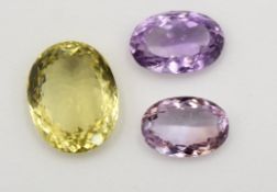 2x Amethyste und 1x Lemon-Citrin, zus. ca. 110ct