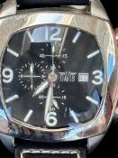 gr. Quartz Armbanduhr "Davis" 9860, Gehäuse ca. 3,6x4,8 cm, Werk nicht geprüft, guter Zustan