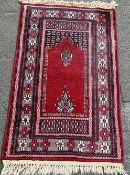 kl. Orientläufer, rotgrundig, Gebrauchsspuren, 100x62 cm