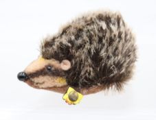 Igel von Steiff, Knopf & Restfahne, ca. L-11,5cm