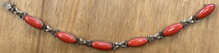 Silber-800- Armband mit Korallen-Cabouchons, L-19 cm, ca. 14 gr.