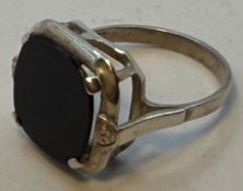 Silberring-835- mit Onyx Lagenstein, RG 58, 4,6 gr