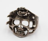 925er Silber-Ring, Totenkopf- und Rosendesign,  10,4gr., RG 63