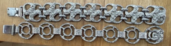 2x massive, versilberte Armbänder