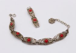 filigranes Armband mit Koralle, Silber gepr., anbei Ersatzglieder, 12,6gr., L-18cm