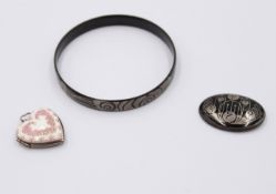 Armreif, Medaillon und Brosche, 2x gemarkt Michaela Frey, Reif D-7cm