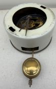 Pendel-Werk einer Küchenuhr "Gustav Becker" läuft, Keramik-Ziffernblatt zerbrochen
