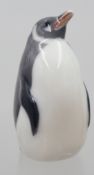 kl. Pinguin, Royal Copenhagen, Entw. Theodor Madsen, Modellnr. 3003, ca. H-7,5cm