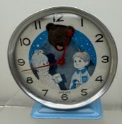 Vintage-Wecker von Bayard, der die Charaktere Nounours, Nicolas und Pimprenelle aus "Bonne nuit les
