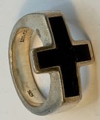 massiver Silberring-925- "Esprit"  mit schwarz eingelegten Kreuz, ein Ende beschädigt, 14,19 gr., R