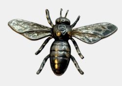 Biene "Greifen-Kunst" Silber-835-, 2x3,5 cm, 2,8 gr