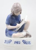 „Erstes Buch“ , Modellnr. 2247,  Bing & Grøndahl, Entw. C.Weiss, ca. H-14cm