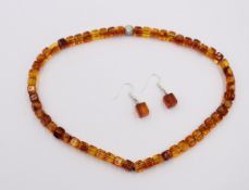 Set, wohl geklärter Bernstein, Kette endlos, Ohrhänger ca. L-3,5cm
