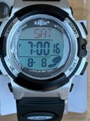 "RETOX" Funk LCD Armbanduhr mit Alarm, Stoppuhr + Datumanzeige, 3ATM, neu in Display, läuft