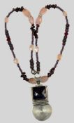 Halskette mit Rosenquartz, Granat mit gr.  rechteckigen Ametyst und Silber-925- Anhänger, L-50 cm, 