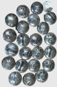 22 Silber Knopfabdeckungen mit div. Motiven, geprüft, , untere Klappe aus Metall, wohl USA?, D-2 cm