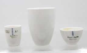 cm, 1x kl. ChipCM; !X 3x kl. Laborgefässe, KPM Berlin, älter, ca.  3 bis 7cm, 1x kl. Chip