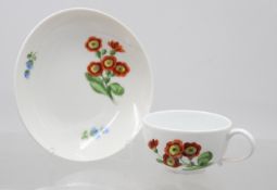 Tasse mit U.T., Meissen Schwertermarke, Knaufzeit, florale Bemalung,  je 2 Schleifstriche, Tasse H-