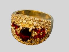Silberring-925-mit roten und klaren Steinen, Ringschiene offen, 5,89 gr.