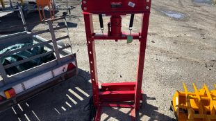 NIELSON CT1002 30T HYDRAULIC SHOP PRESS