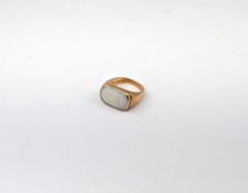 10K Yellow Gold & Opal Ring.