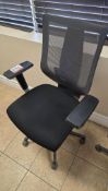 MESH BACK ADJUSTABLE OFFICE CHAIR