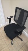 MESH BACK ADJUSTABLE OFFICE CHAIR