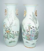 Pärchen große Balustervasen, Seladonglasur, Famille Rose Guangxu
