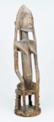 Afrikanische Holzstatue Luluwa-Typ