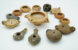 Sammlung von 14 antiken Öllampen - Terrakotta, römisch, etc.