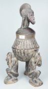 Großes dreifüßiges Zeremonialgefäß wohl Baule, Elfenbeinküste 1. Hälfte 20. Jh.