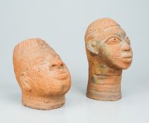 Pärchen antike westafrikanische Gedenk-Köpfe, Nigeria 19./20. Jh.