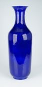 Bodenvase mit kobaltblauer "Pouder Blue"  Glasur China Quing