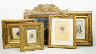 Klassizistischer Wandspiegel und 4 vergoldete Rahmen
