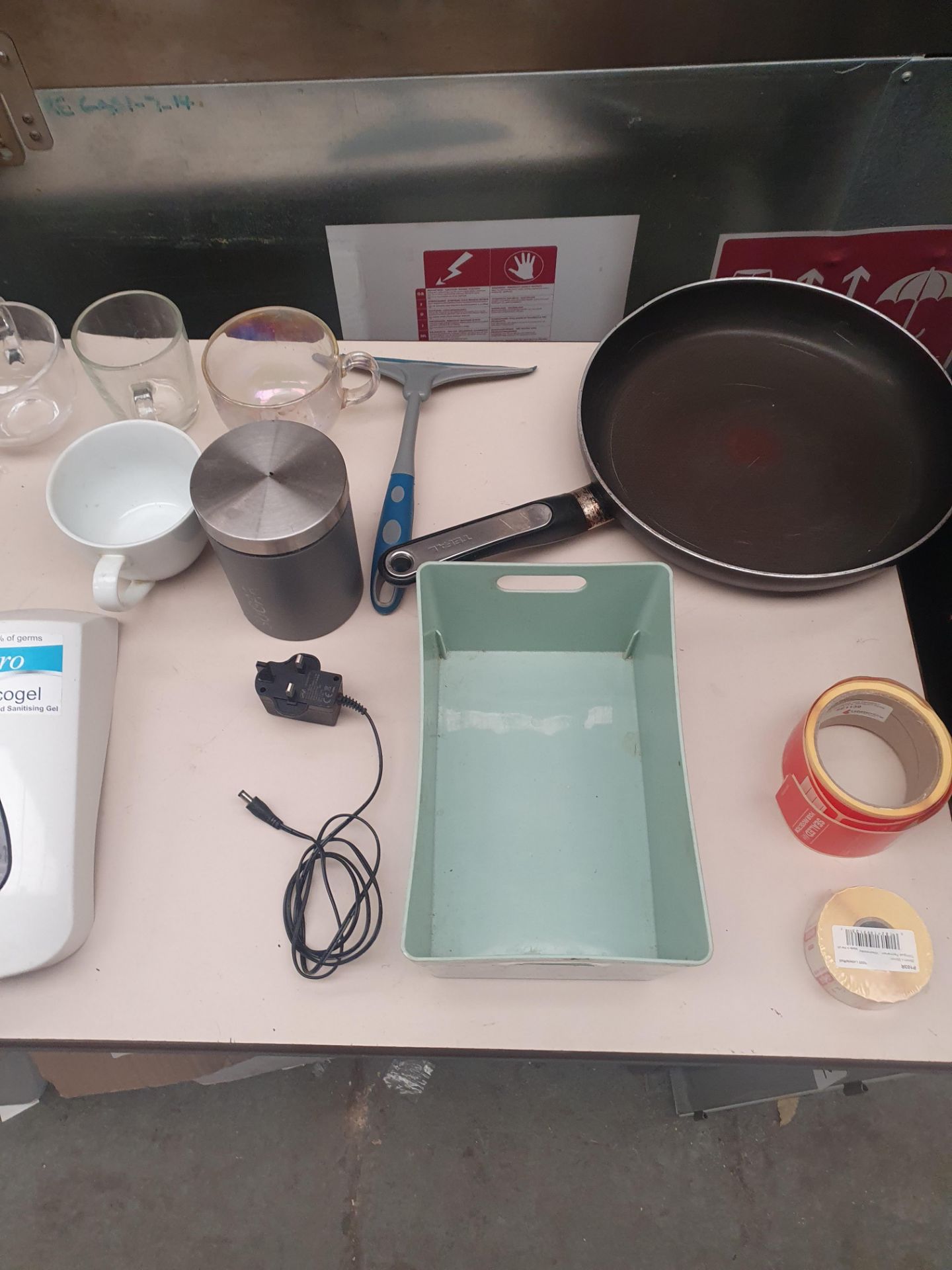 Bin, TV, Pans & More - Image 2 of 4
