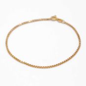 A 9k box-link bracelet.