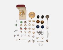 A selection of costume jewellery, including a cognac amber necklace and pair of earrings.