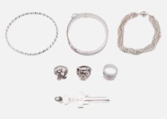 A selection of silver and white metal jewellery.