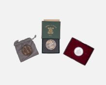 USA - A George Washington 250th birthday .900 silver commemorative half dollar coin. Together with a