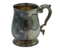 An modern silver tankard by J. B. Chatterley & Sons Ltd.