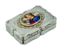 A Victorian silver table snuff box by Nathaniel Mills.