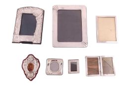 A rectangular silver photograph frame 14.8cm x 10.8cm, Birmingham 1918 by Sanders & Mackenzie; t