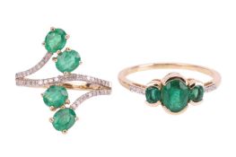 Two emerald-set rings, comprising a three-stone emerald-set ring, with paste-set shoulders, in 9ct y