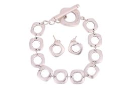 Tiffany &amp; Co - An Elsa Peretti square cushion toggle bracelet &amp; earrings, the bracelet desig