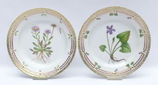 Paar Dessertteller "Flora Danica", Royal Copenhagen. 