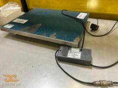 (1) Mettler Toledo Shipping Bench Scale