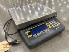 (1) Avery Tronix Table Scale | 120 Volt