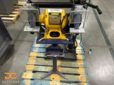 (1) Dewalt DW758 | Stationary Bench Grinder